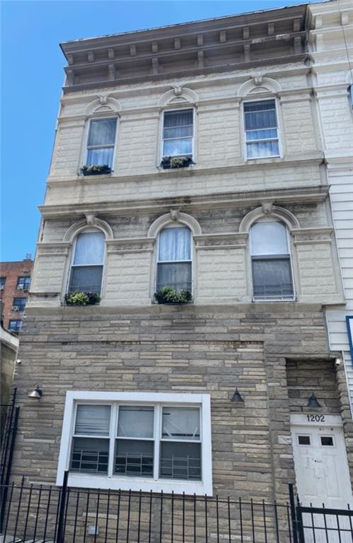 Building Photo - 1202 Rogers Ave Unit 1 Rental