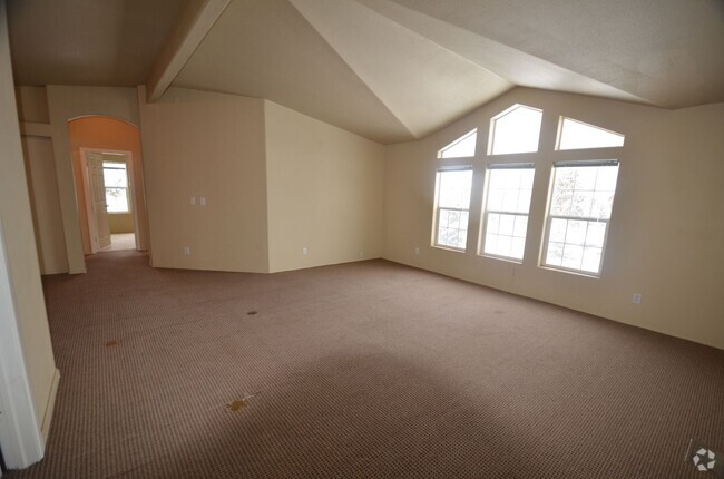Building Photo - 107 Bobwhite Way Unit Upstairs Rental
