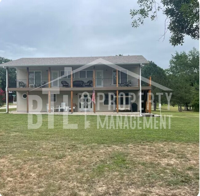 Photo - 134 Lake Village Ln Unit 1