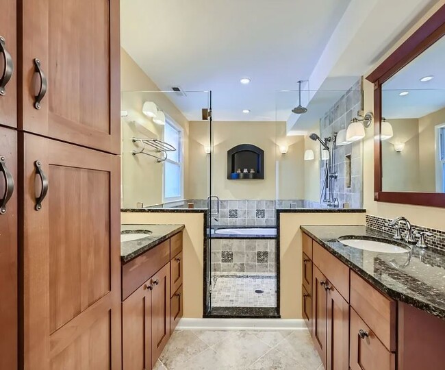 Photo - 827 S Charles St