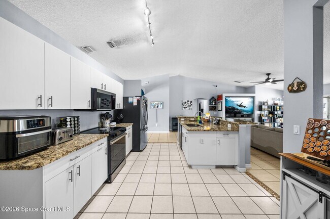 Photo - 831 Koln Ct NW