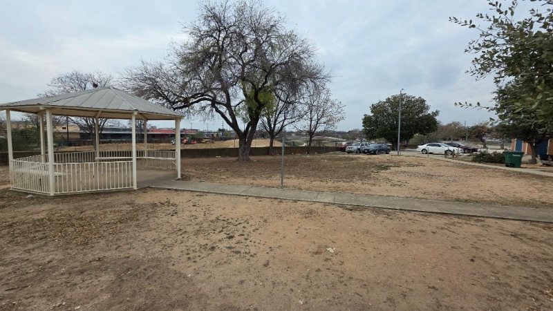 Photo - 614 Chihuahua St