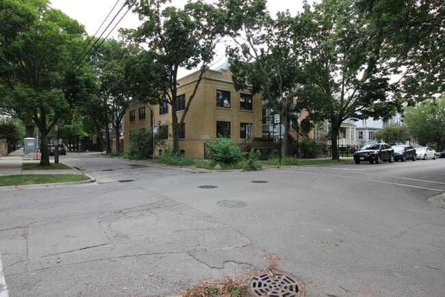 Photo - 3056 N Honore St Apartment Unit 1