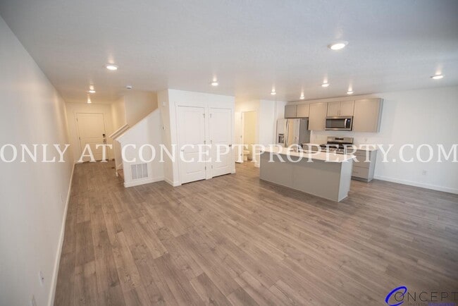Photo - Brand-New Beautiful Spacious Modern Townhome in Lehi with Luxury Finishes & Prime Amenities