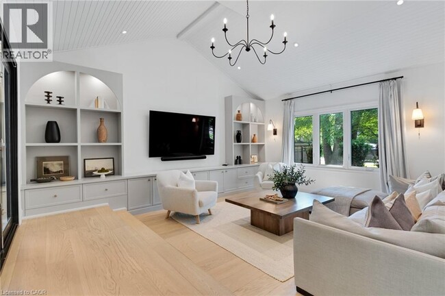Photo - 203 Forsyth Dr