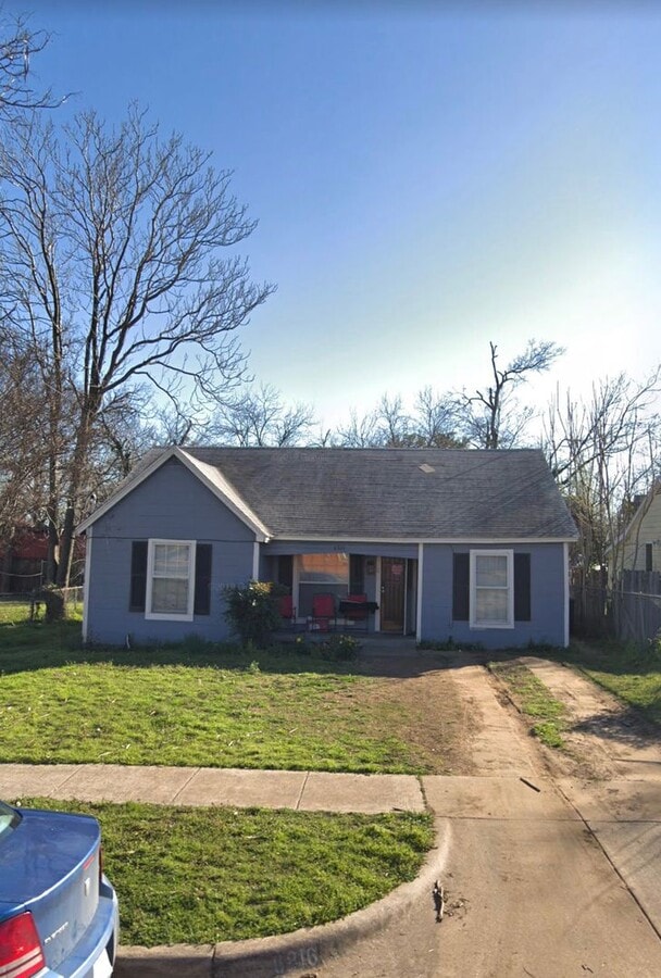 Single-Family Home In Handley. - Single-Family Home In Handley.