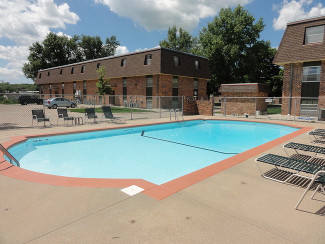 Plaza West Apartments