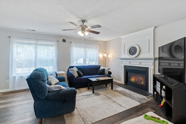 Photo - Corner lot 3 bed 2.5 bath with large fenced yard in Grove Park!