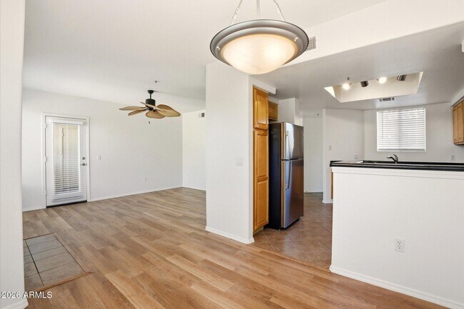 4925 E Desert Cove Ave Unit 235