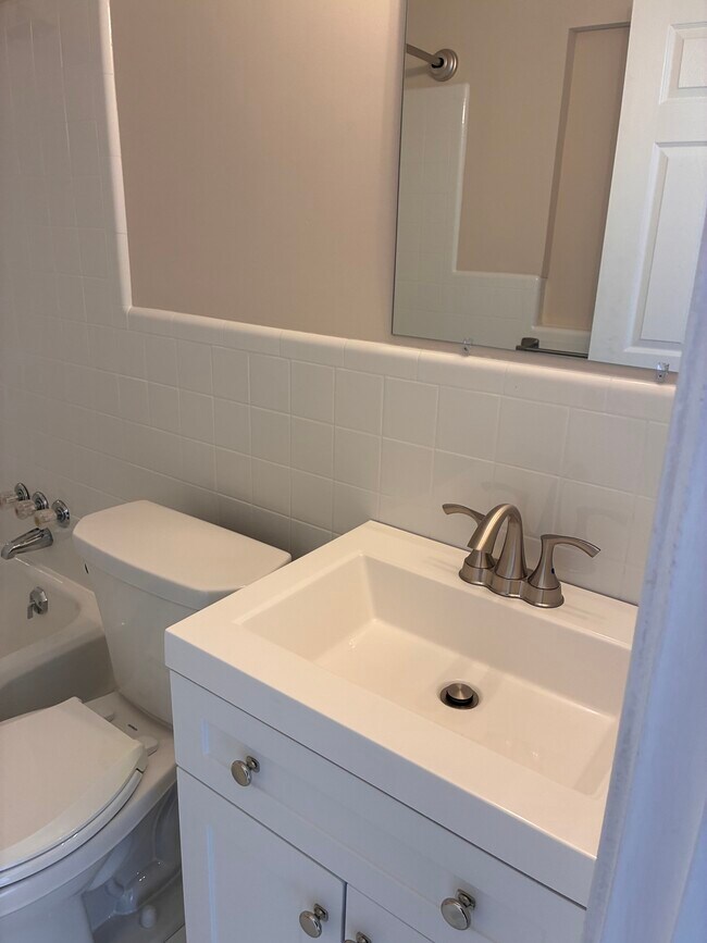 9300 Main St Unit 9300 Main #8