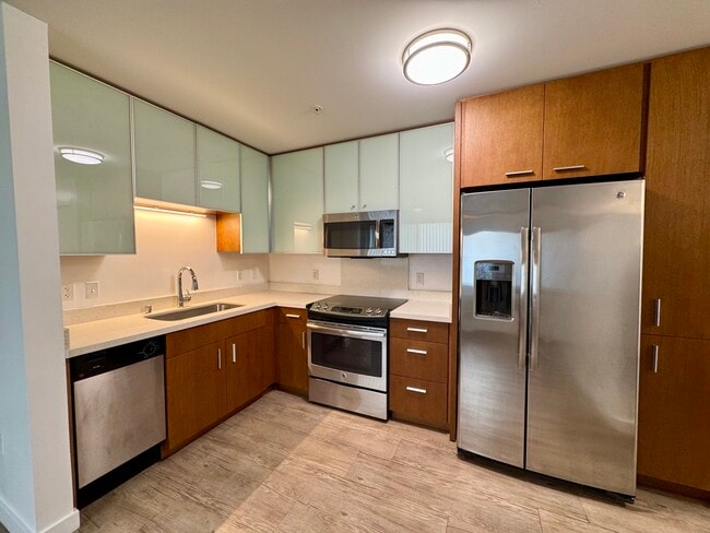 Building Photo - 1310 Pensacola St Unit 101