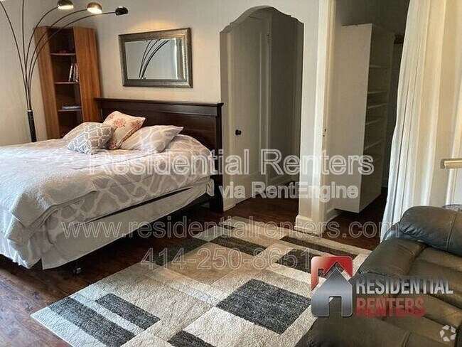 Building Photo - 1028 E Juneau Ave Unit 209 Rental