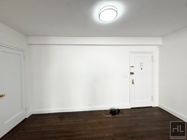 Building Photo - 5 AVENUE Rental