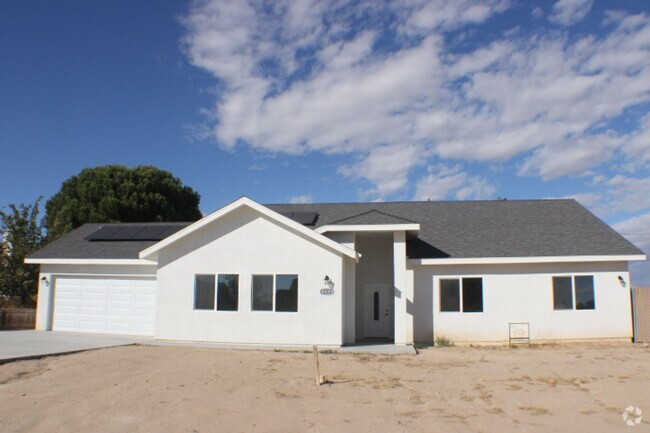 Building Photo - Modern Living in California City Rental