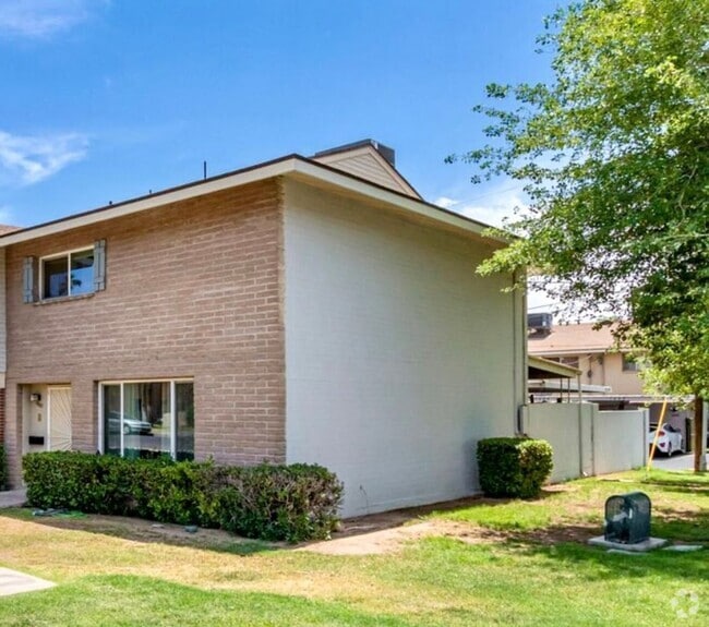 Building Photo - Charming 3BR Townhome in Phoenix