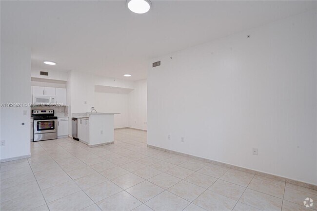 Building Photo - 7200 NW 114th Ave Unit 105 Rental