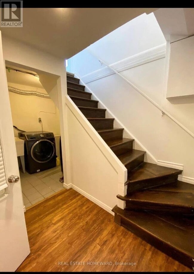 Photo - 184 Avenue Rd