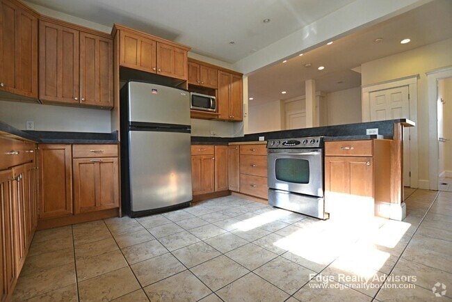 Building Photo - 45 Radnor Rd Rental