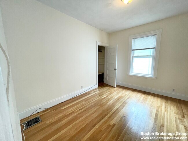 72 Roseclair St Unit 2