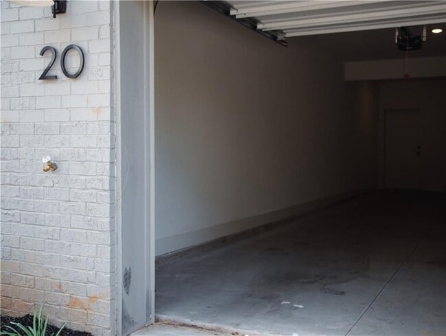 Photo - 1350 May Ave SE