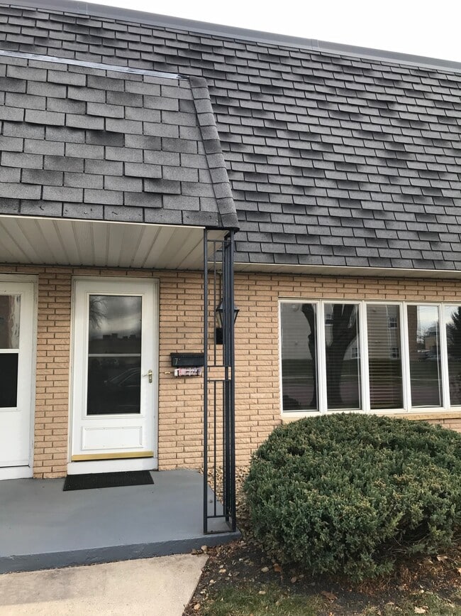 Photo - 408 Holly Ln Townhome