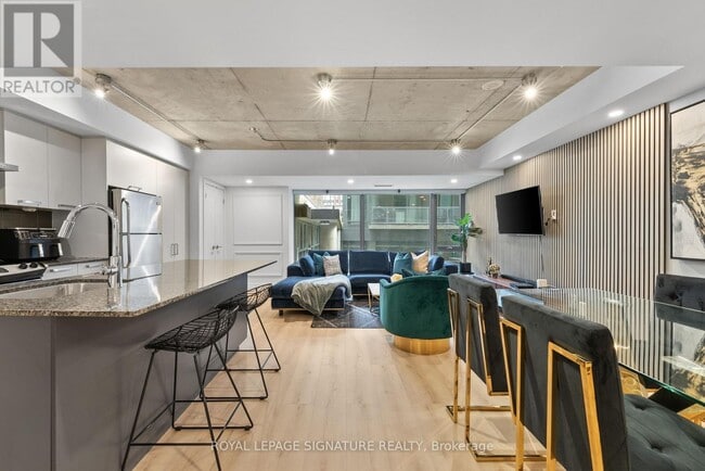 Photo - 95 Bathurst St Unité 109