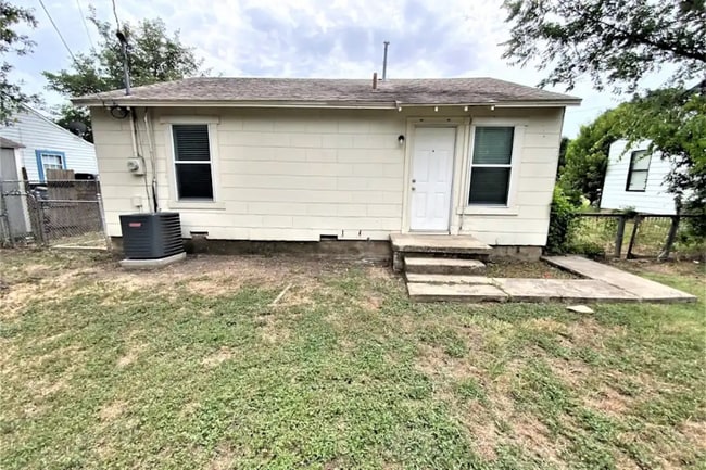 Building Photo - 5111 Royal Dr Rental