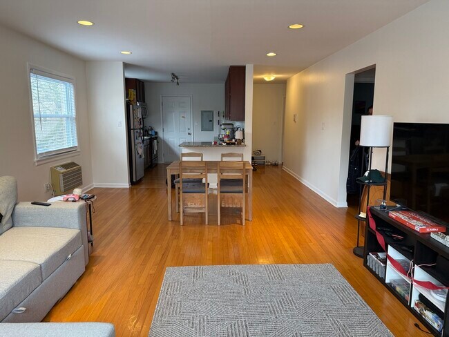 Photo - 2145 Ridge Ave Unit 3A