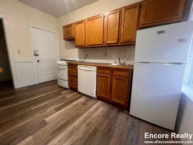 Building Photo - 19 Mount Hood Rd Unit 5