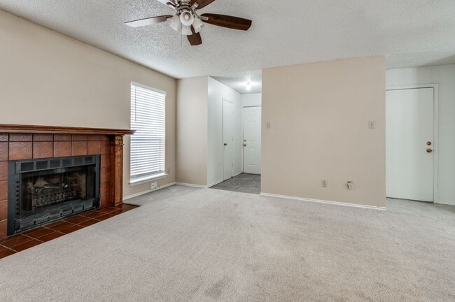 Photo - 2617 Isbella Dr