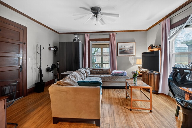 Photo - 820 E Dayton St Unidad 820 #1