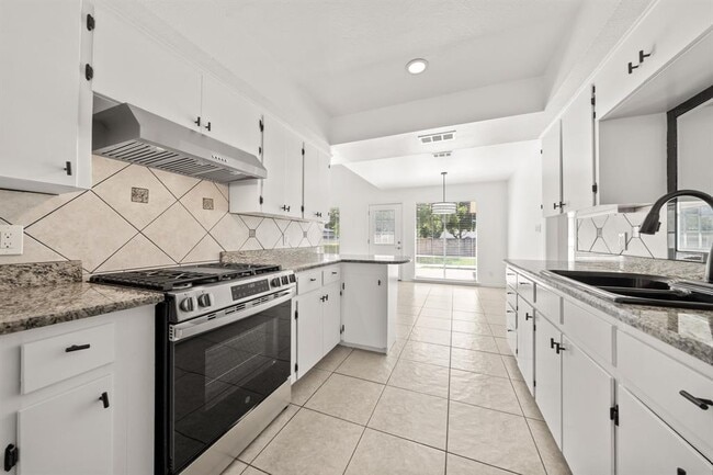 Photo - 1813 Parker Ln