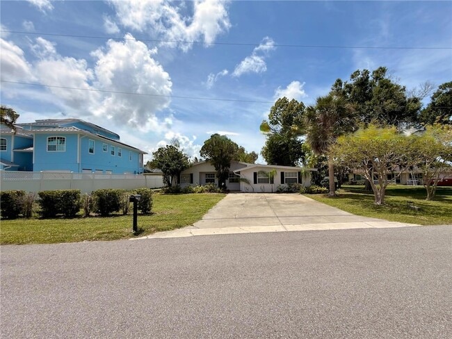 Photo - 812 Bayview Dr