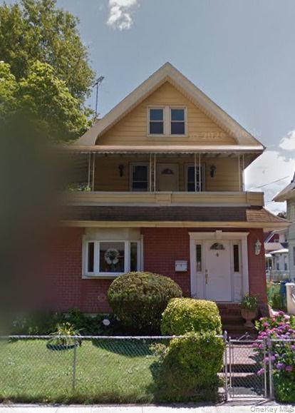 Photo - 195-12 100th Ave