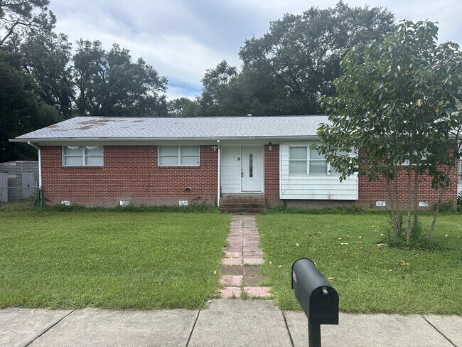 Photo - 2833 Bellview Ave