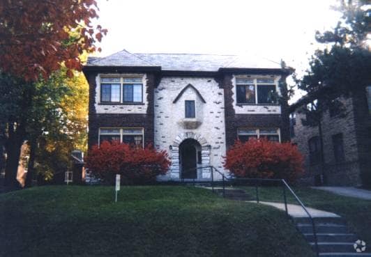Building Photo - 7208 Forsyth Blvd Rental