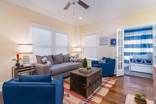 Photo - 418 E Myrtle St