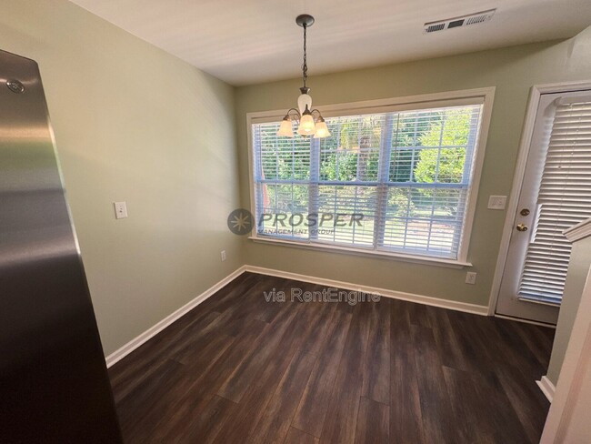 Photo - 106 Wyndham Ct