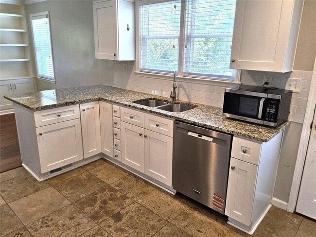 Photo - 740 Pasley Ave SE