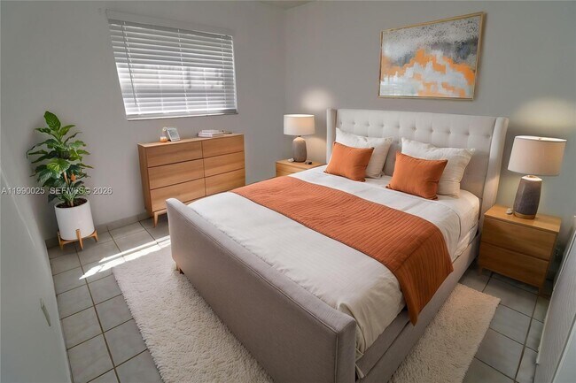 Photo - 951 SW 7th St Unit 2