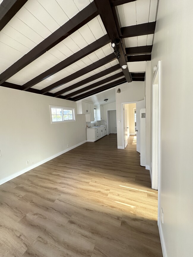 Photo - 171 E 68th Way Unidad Rear Long Beach