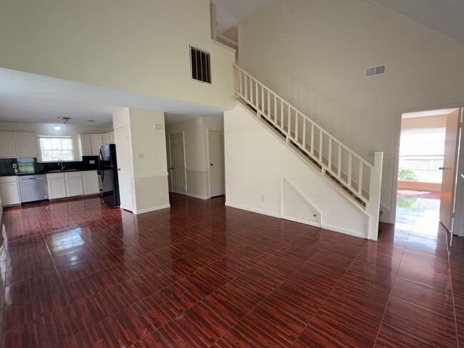 Photo - 1527 Lazy Spring Dr