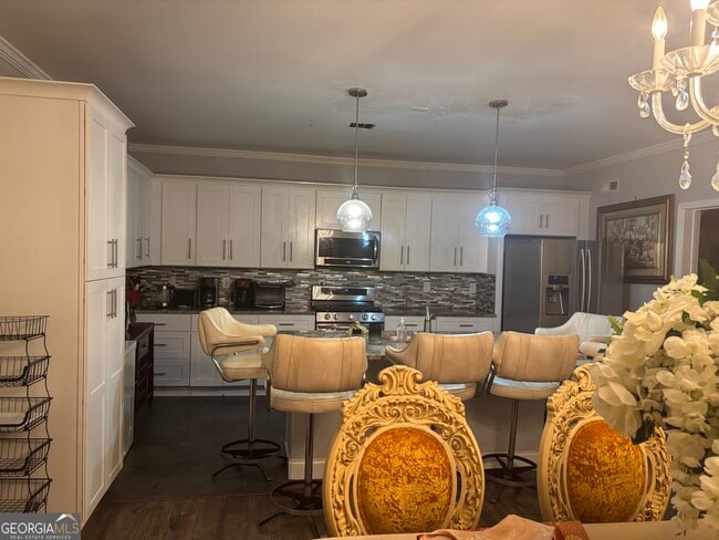 Photo - 341 Warwick Pl