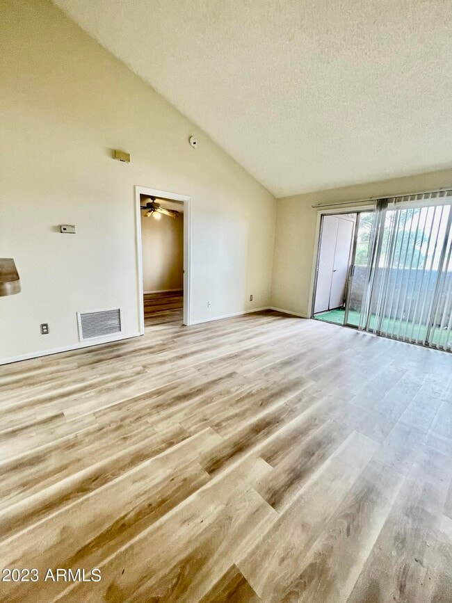 Photo - 623 W Guadalupe Rd