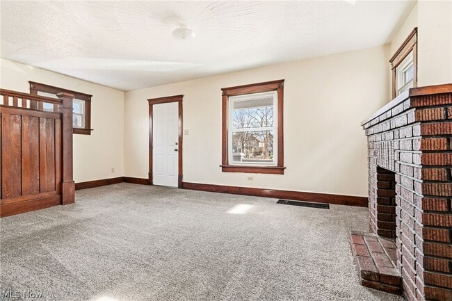 Photo - 488 Alexander St