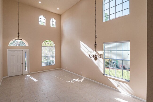 Photo - 603 Calamondin Way SW