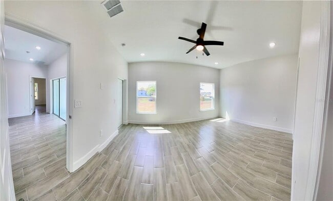 Photo - 10002 Massey St