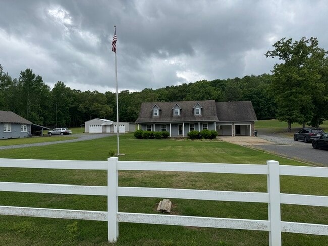 Building Photo - Nice 3 Bedroom 2.5 Bathroom Home on Large Lot in Sherwood