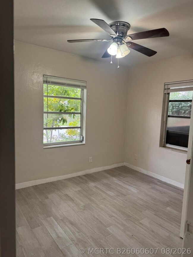 Photo - 510 Hibiscus Ave