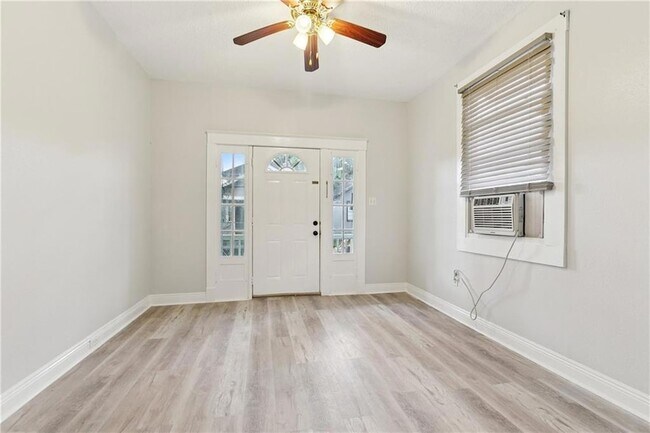 Photo - 8611 Birch St Apartamento Unidad 8613